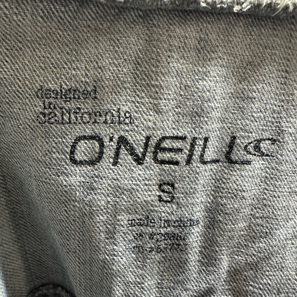 O'Neill vintage Blue Denim Jacket with Gray Sleeves - Picture 6 of 7